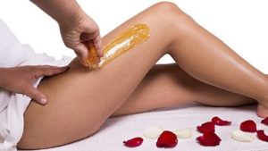 body sugaring op bovenbeen geplaatst
